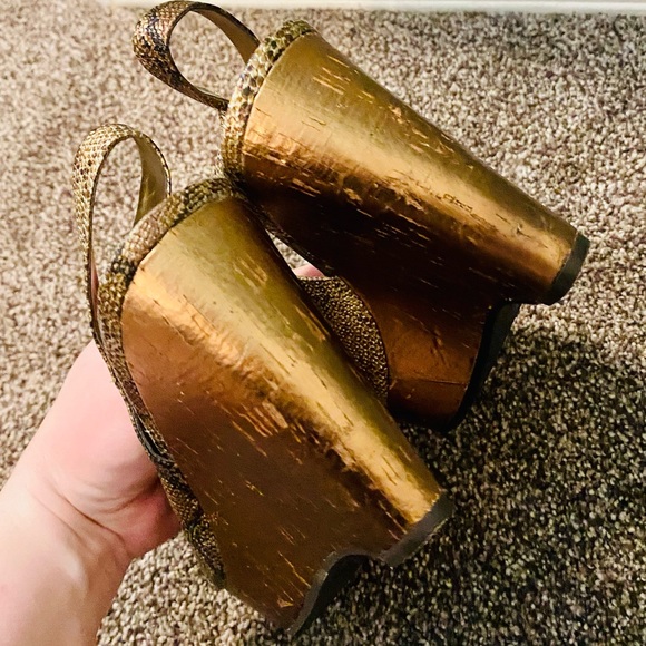 NEW! Anne Klein Fortuna Bronze Snake Print Platform Wedge Sandals - Picture 10 of 16